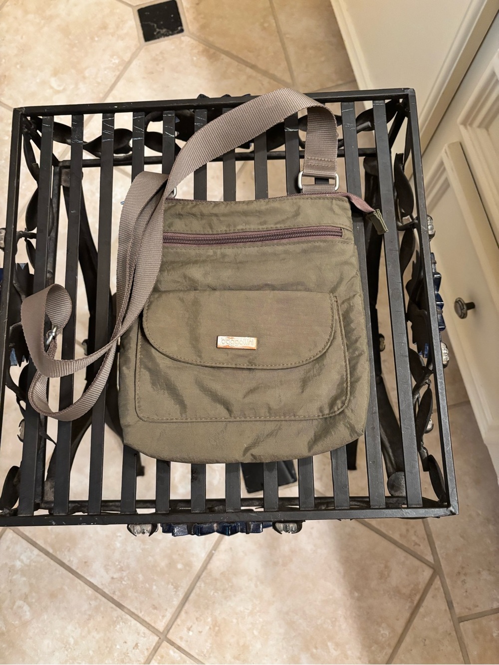Baggallini Olive Green Crossbody Messenger Bag
